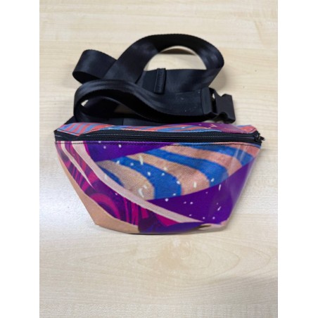 Upcycling Bauchtasche „Circus of Love“ – Handgemachtes Unikat aus Werbeplane