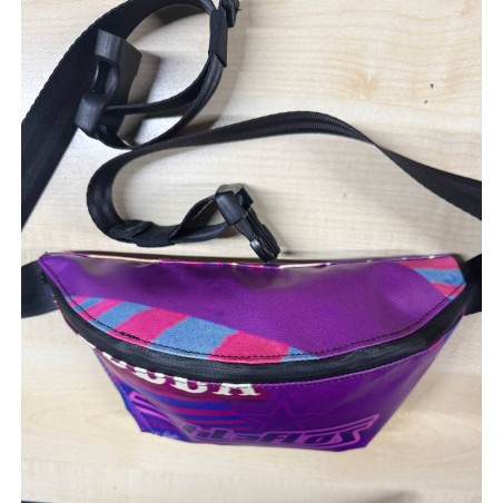 Upcycling Bauchtasche „Circus of Love“ – Handgemachtes Unikat aus Werbeplane