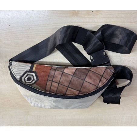 Upcycling Bauchtasche „Techno Rebels  – Handgemachtes Unikat aus Werbeplane