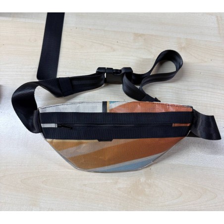 Upcycling Bauchtasche „Techno Rebels  – Handgemachtes Unikat aus Werbeplane